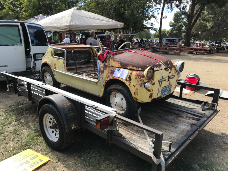 Fiat 600 Jolly also seriously in need of attention.